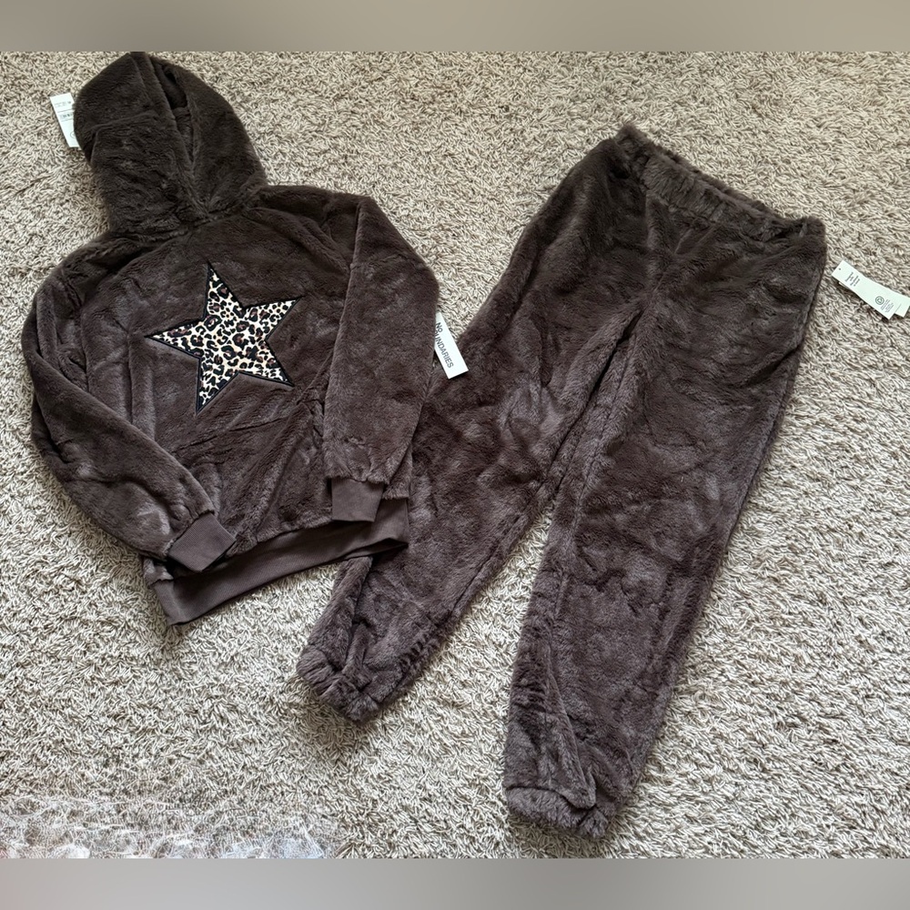 No Boundaries Brown Faux Fur Graphic Hoodie And Pants Size: XS (0-2)